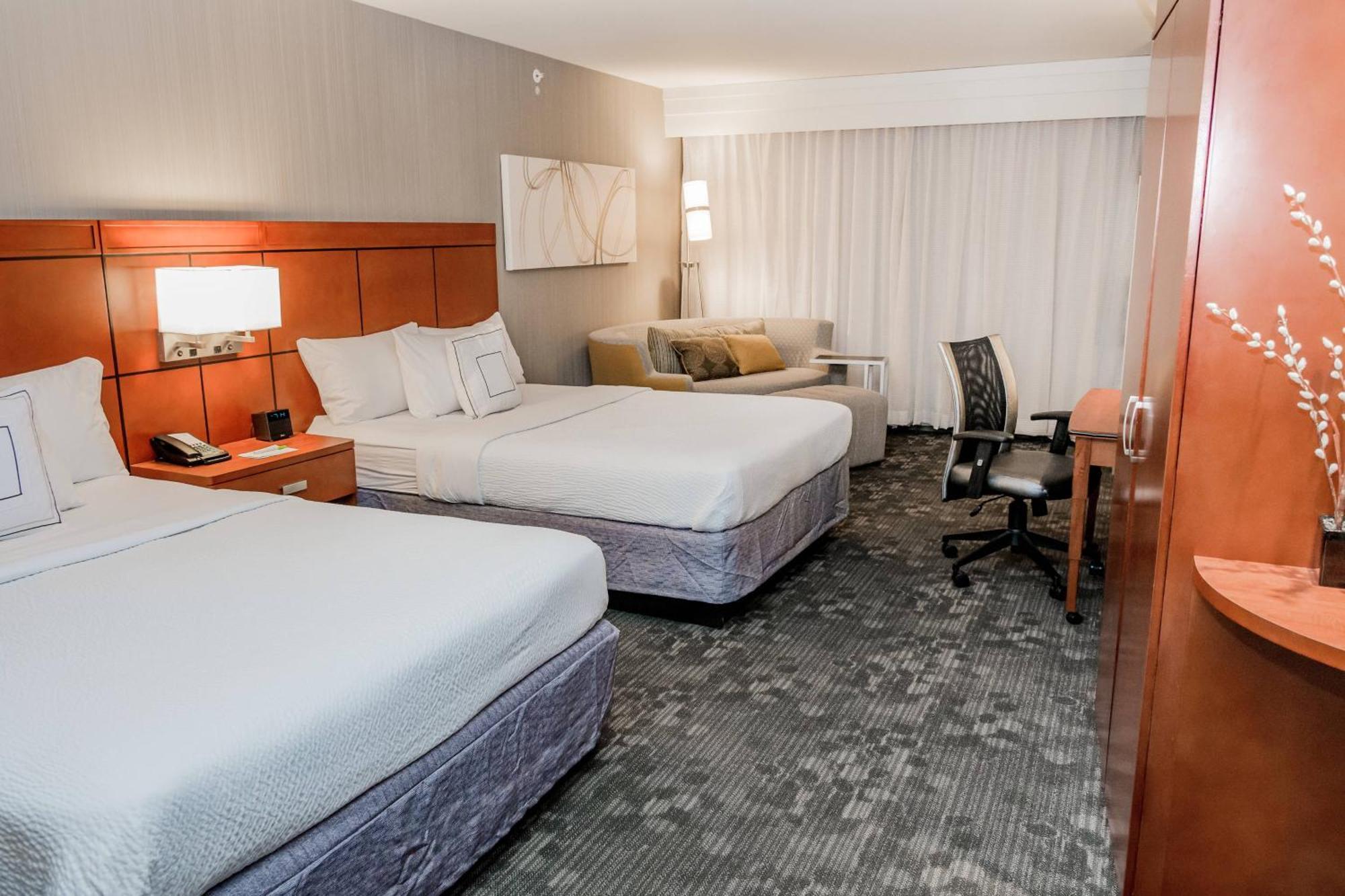 Courtyard By Marriott Lafayette Hotel Exterior foto