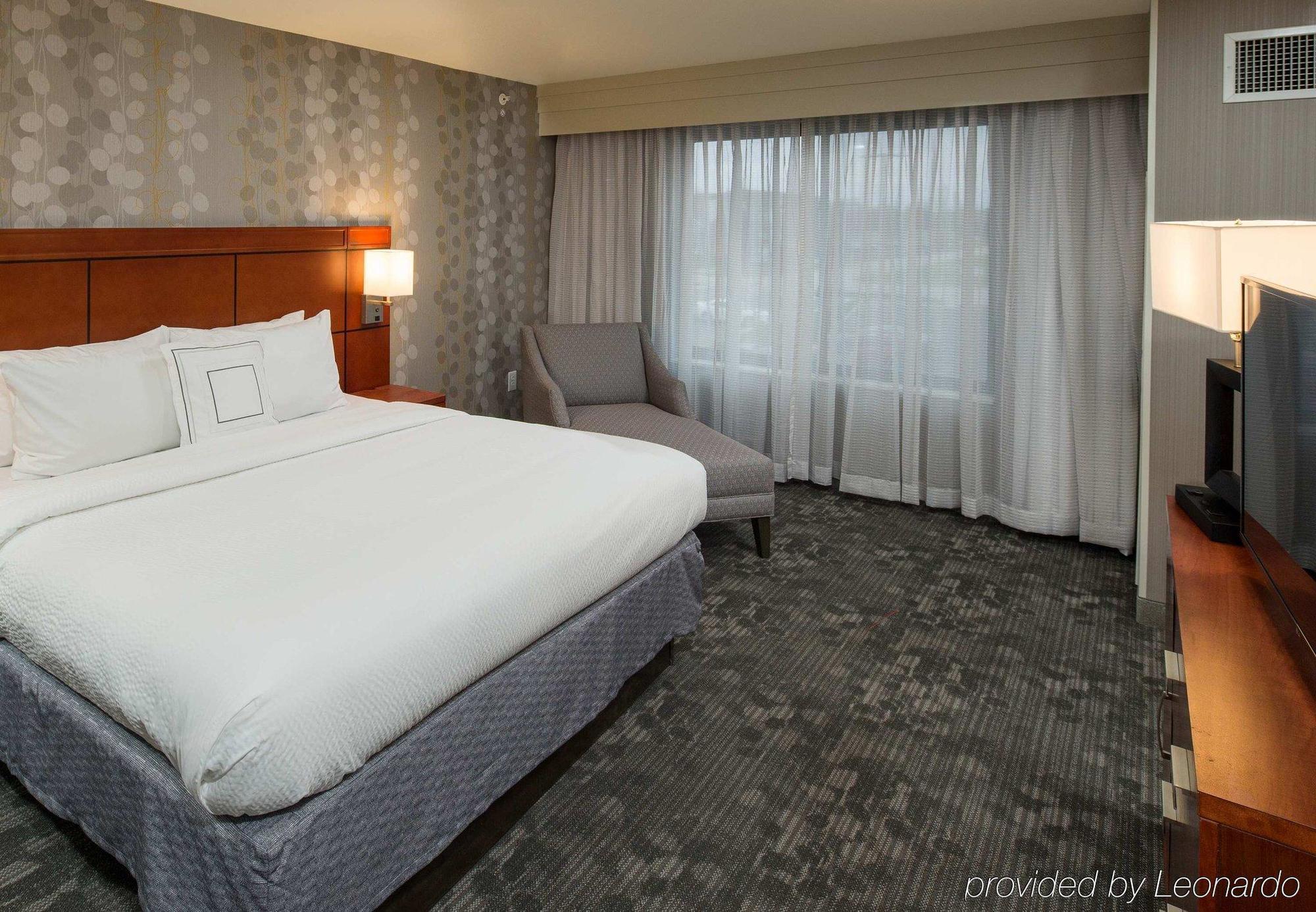 Courtyard By Marriott Lafayette Hotel Exterior foto