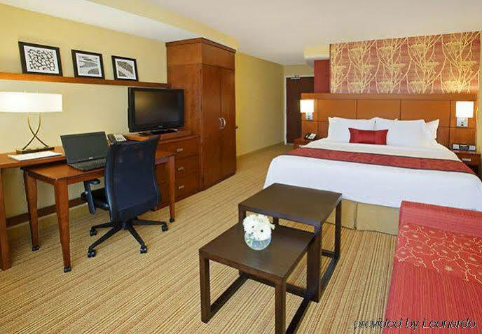 Courtyard By Marriott Lafayette Hotel Exterior foto